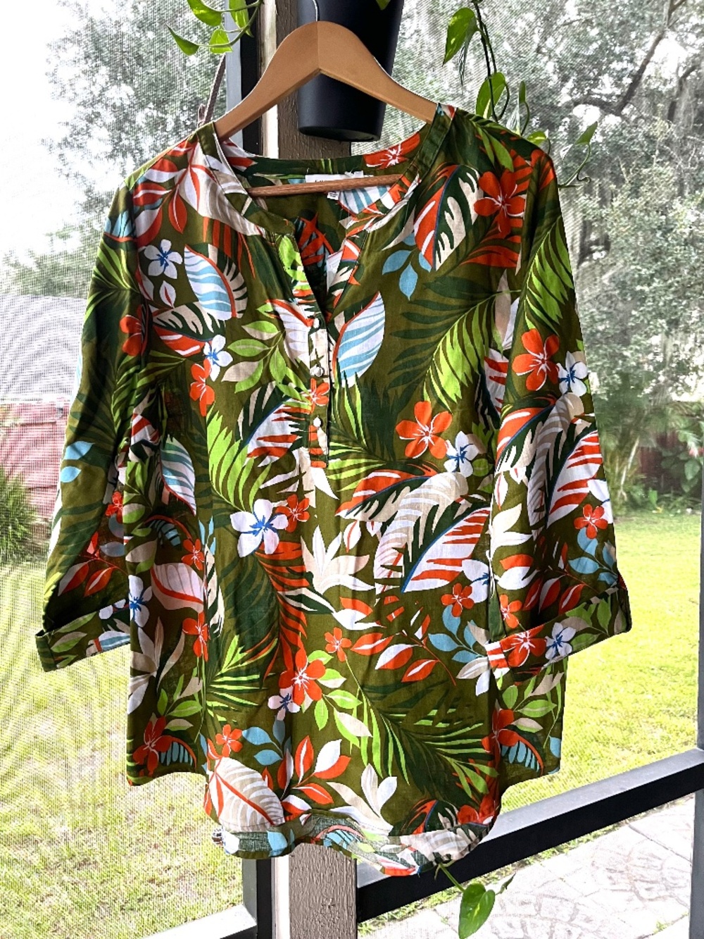 Emily Daniels Linen Top Womens XL Green Tropical Floral button